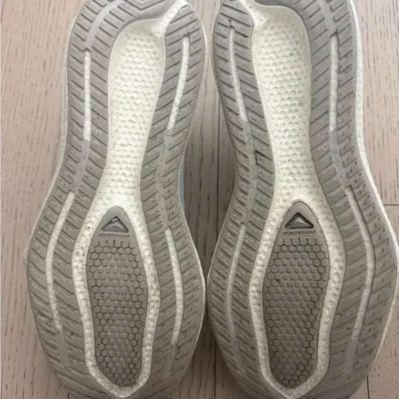 Almost New Saloman Aero Glide 4 Running Mens Sneakers - Picture 6 of 8